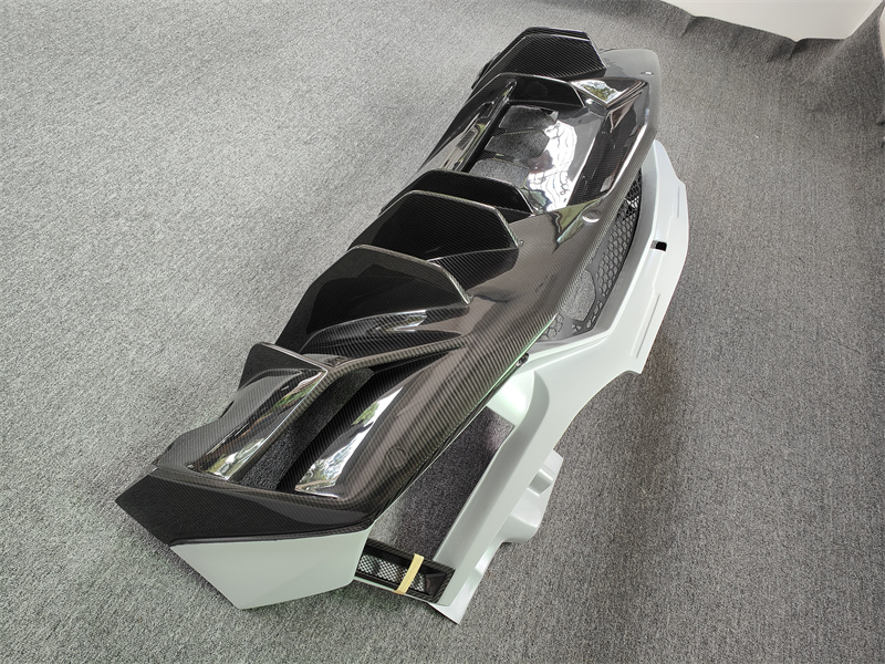New Half Carbon Fiber Rear Bum - Model Kit Lamborghini 评论和价格