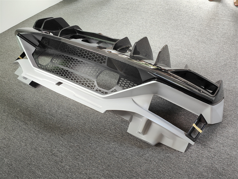 New Half Carbon Fiber Rear Bum - Model Kit Lamborghini 评论和价格